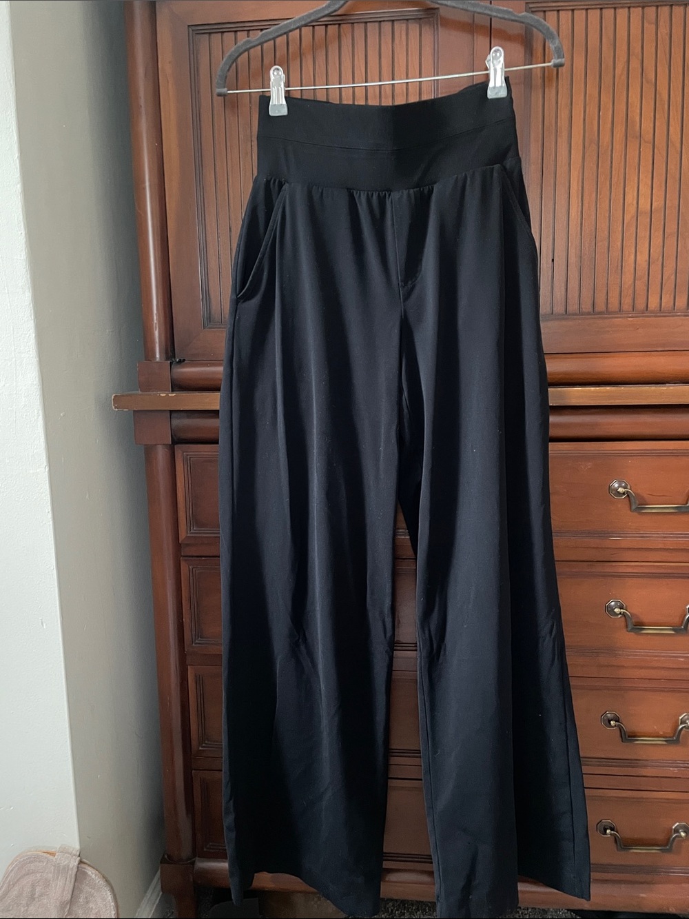 Lou & Grey luvstretch wide leg pants